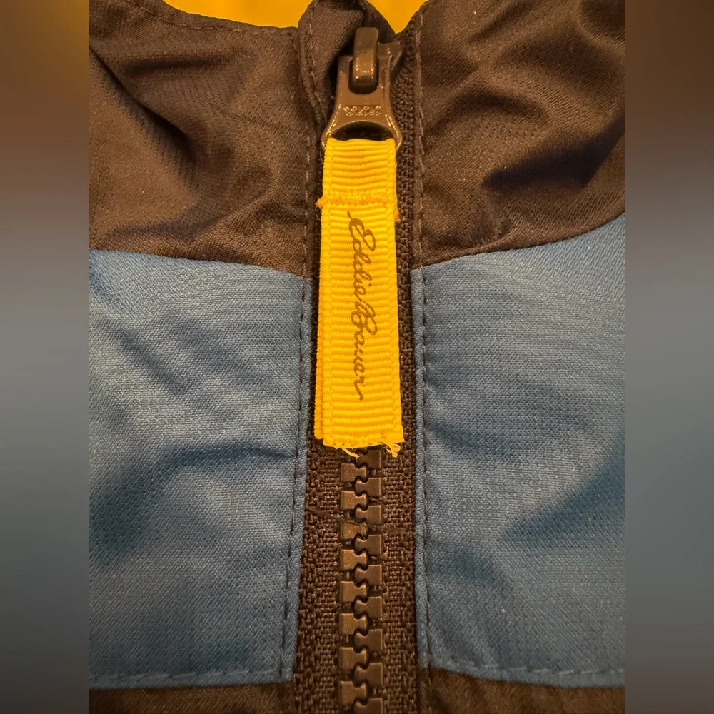 Eddie Bauer Snowsuit 4T Only worn twice. - Picture 10 of 10